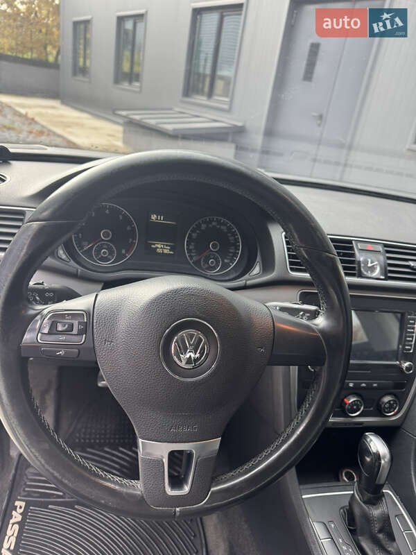 Седан Volkswagen Passat 2015 в Луцке