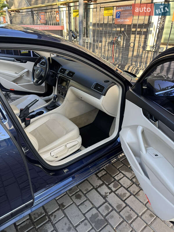 Седан Volkswagen Passat 2014 в Одессе