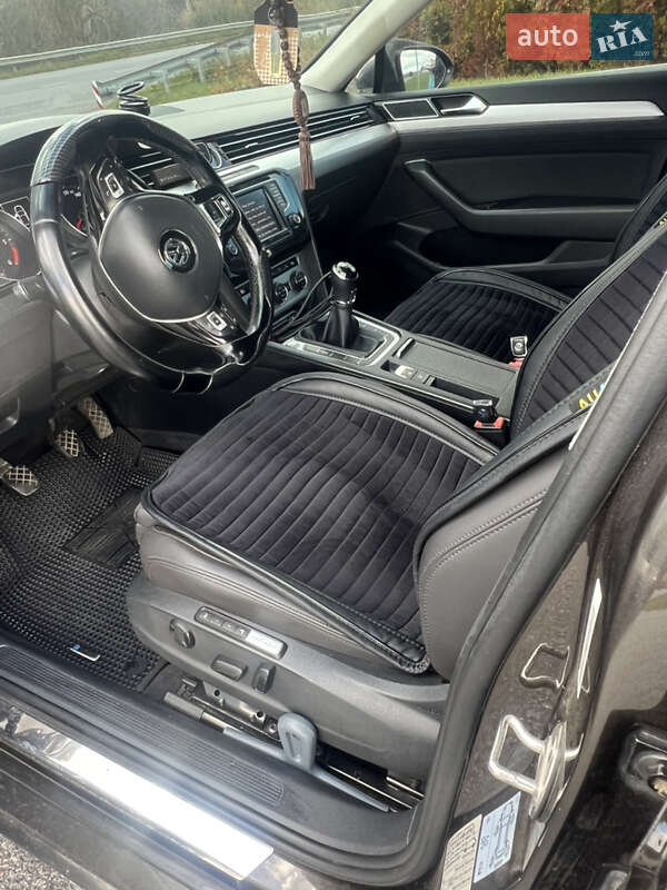 Седан Volkswagen Passat 2016 в Немирове