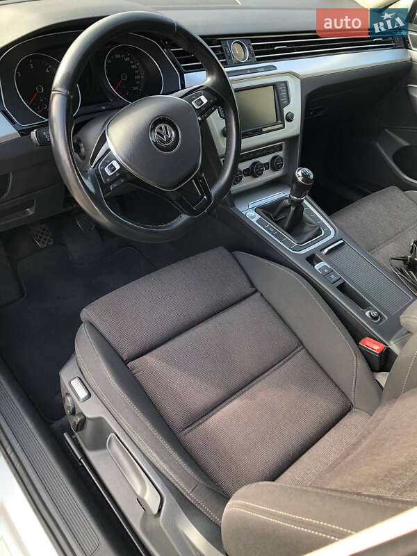 Универсал Volkswagen Passat 2015 в Стрые