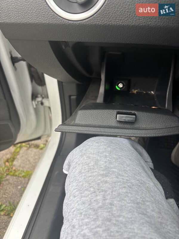 Седан Volkswagen Passat 2015 в Львове