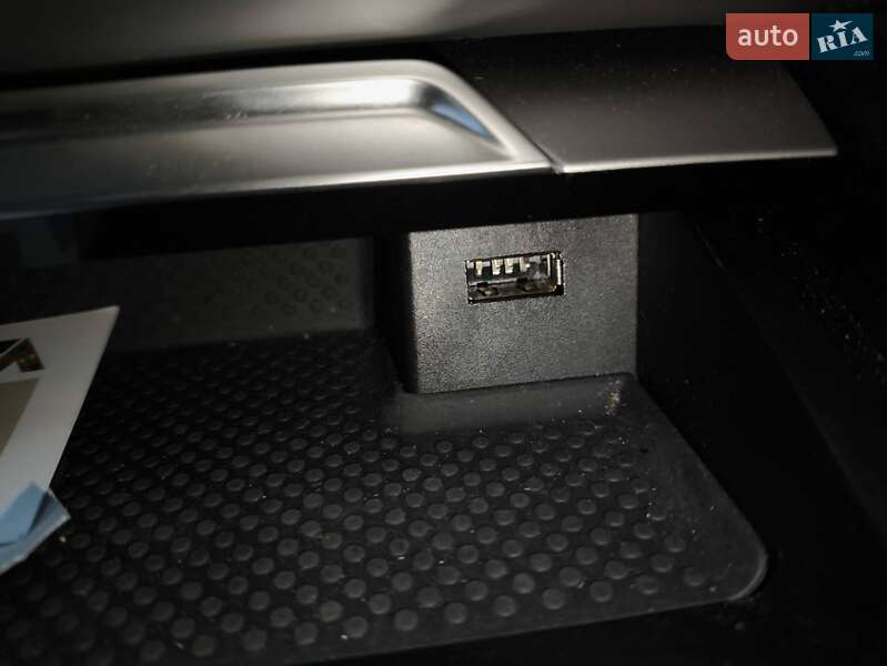 Универсал Volkswagen Passat 2018 в Киеве