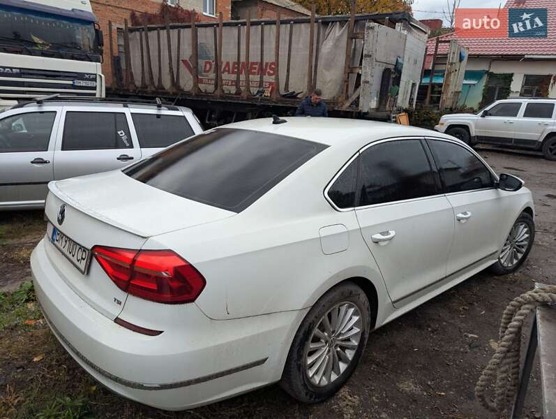 Седан Volkswagen Passat 2016 в Сумах