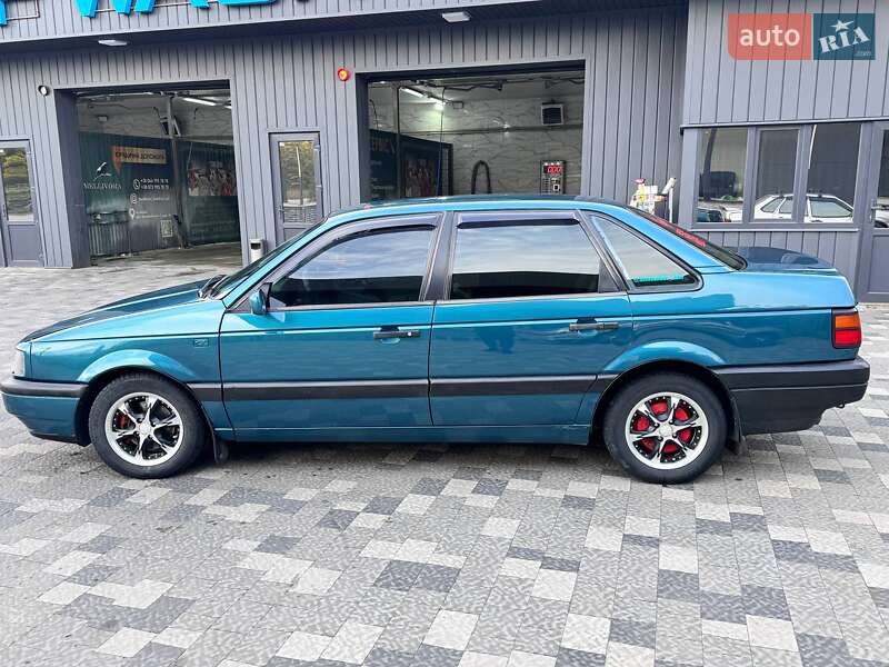 Седан Volkswagen Passat 1991 в Харькове