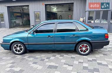 Седан Volkswagen Passat 1991 в 