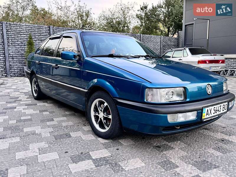 Седан Volkswagen Passat 1991 в Харькове