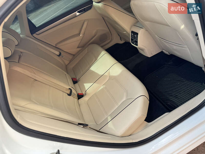 Седан Volkswagen Passat 2017 в Дніпрі