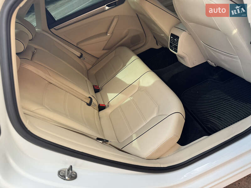 Седан Volkswagen Passat 2017 в Дніпрі