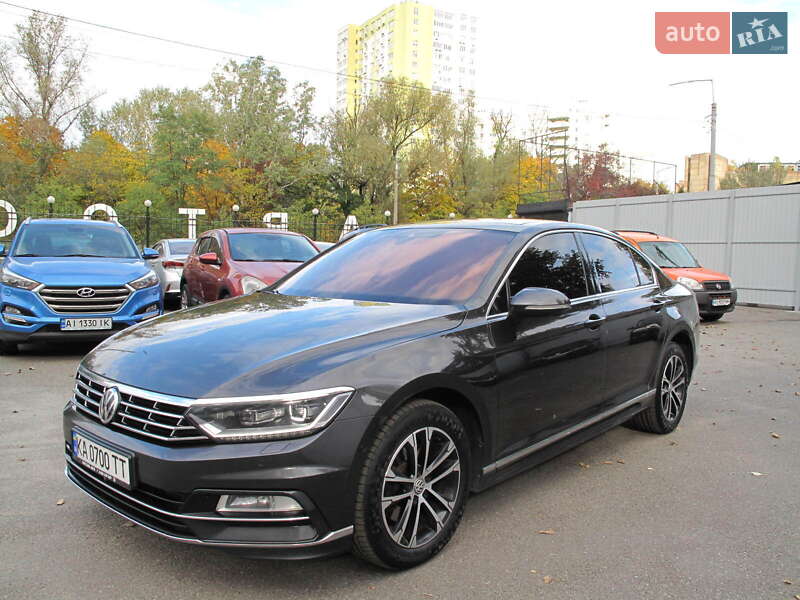 Седан Volkswagen Passat 2018 в Киеве