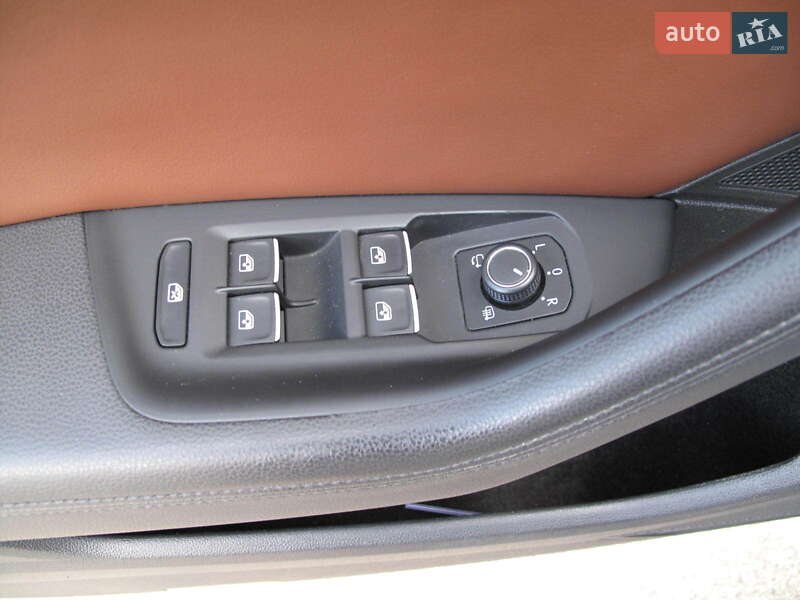 Седан Volkswagen Passat 2018 в Киеве