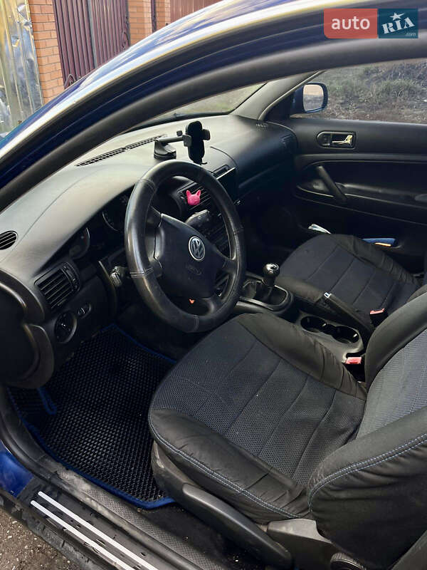 Седан Volkswagen Passat 2003 в Краматорске