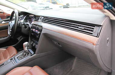 Седан Volkswagen Passat 2018 в 