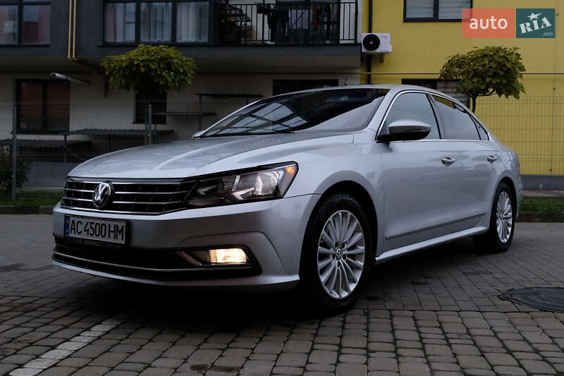 Седан Volkswagen Passat 2016 в Луцьку