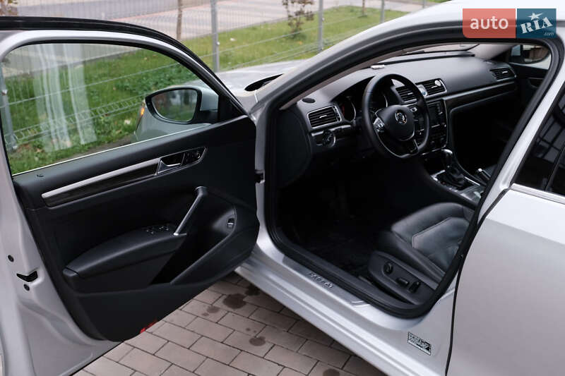 Седан Volkswagen Passat 2016 в Луцьку