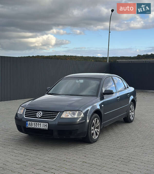 Седан Volkswagen Passat 2002 в Летичіві