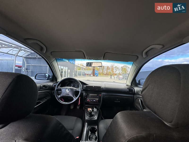 Седан Volkswagen Passat 2002 в Летичіві