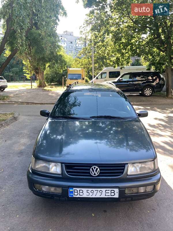 Універсал Volkswagen Passat 1995 в Кременчуці