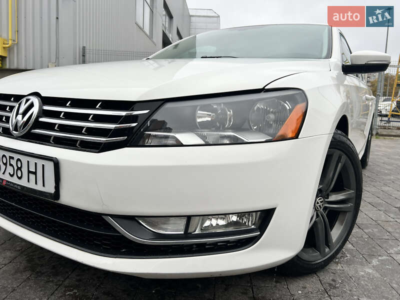 Седан Volkswagen Passat 2012 в Львове