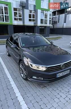 Седан Volkswagen Passat 2017 в 
