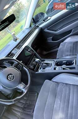 Седан Volkswagen Passat 2017 в 