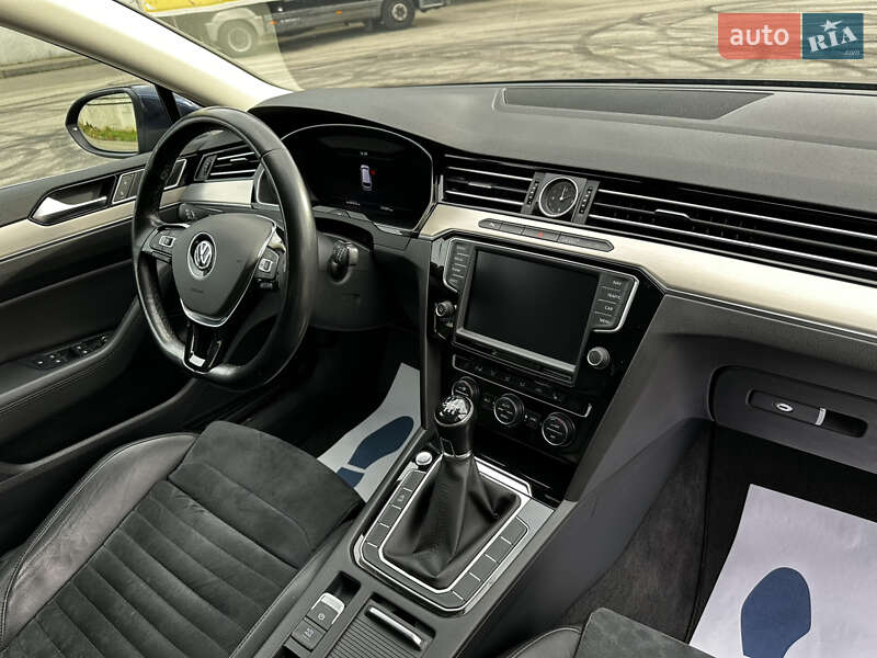 Универсал Volkswagen Passat 2015 в Киеве