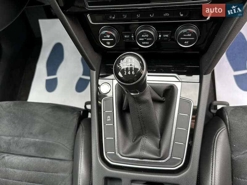 Универсал Volkswagen Passat 2015 в Киеве