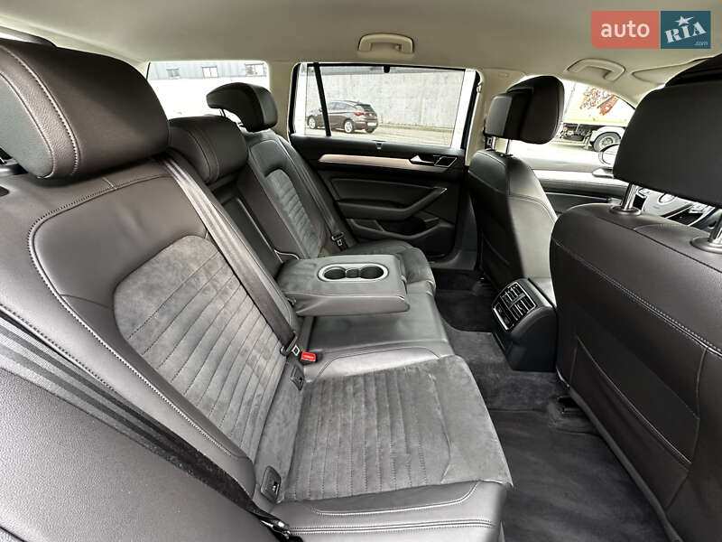 Универсал Volkswagen Passat 2015 в Киеве