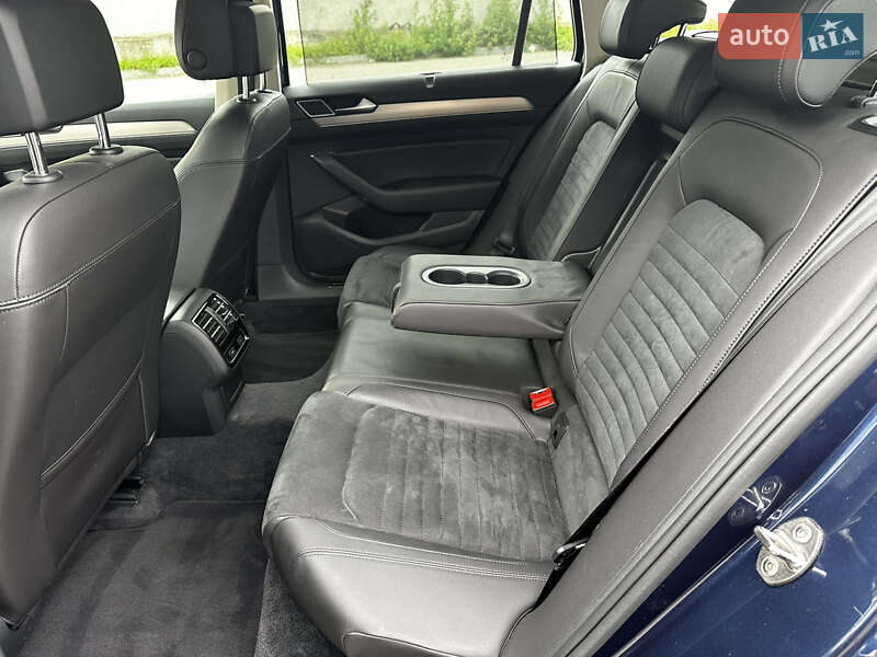 Универсал Volkswagen Passat 2015 в Киеве