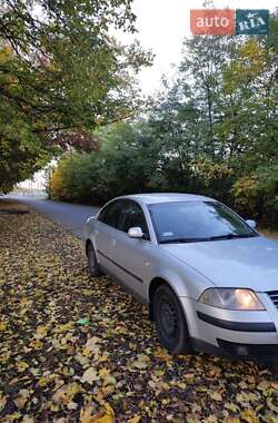 Седан Volkswagen Passat 2003 в Подольске