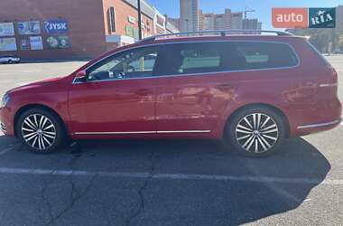 Універсал Volkswagen Passat 2012 в 