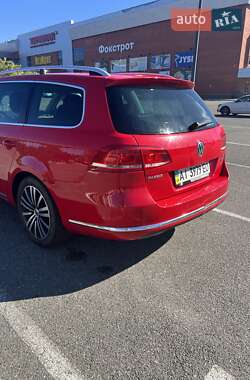 Універсал Volkswagen Passat 2012 в 