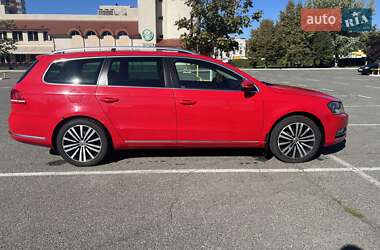 Універсал Volkswagen Passat 2012 в 