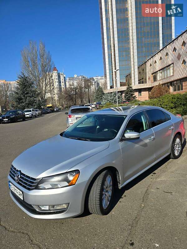 Седан Volkswagen Passat 2014 в Дніпрі