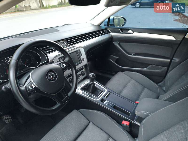 Универсал Volkswagen Passat 2016 в Звягеле