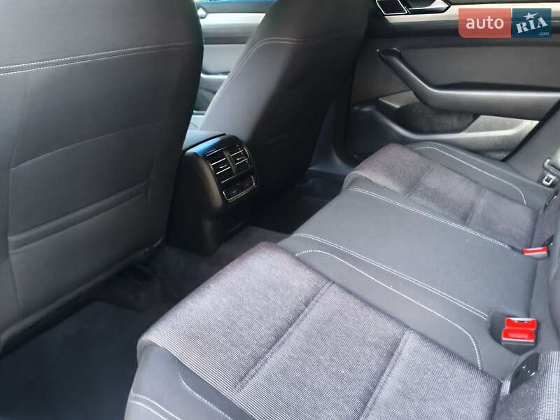 Универсал Volkswagen Passat 2016 в Звягеле