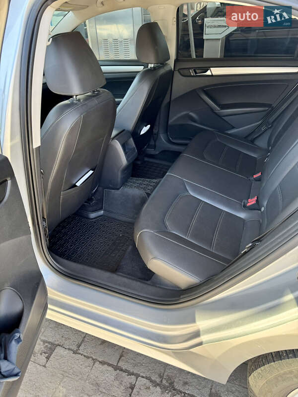 Седан Volkswagen Passat 2013 в Сумах