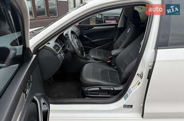 Седан Volkswagen Passat 2014 в 
