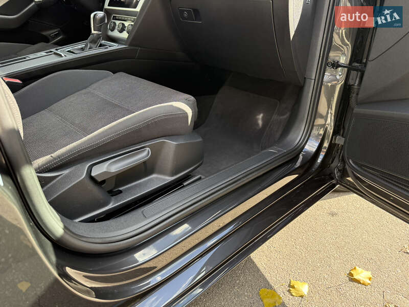 Универсал Volkswagen Passat 2018 в Броварах фото 36 Универсал Volkswagen Passat 2018 в Броварах