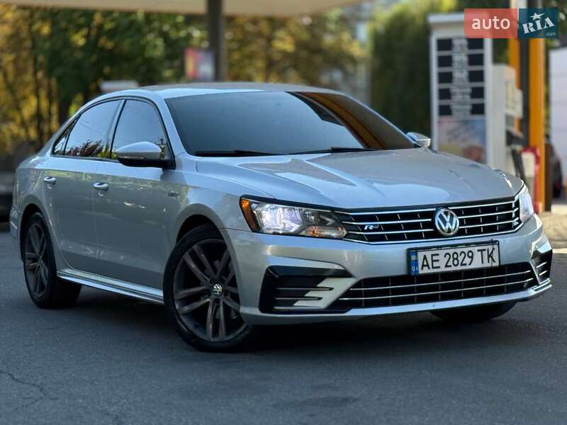 Седан Volkswagen Passat 2018 в Павлограді