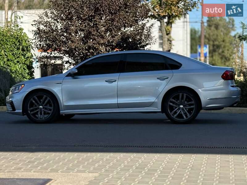 Седан Volkswagen Passat 2018 в Павлограді