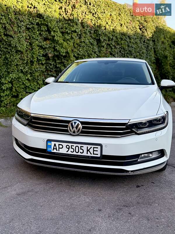 Седан Volkswagen Passat 2016 в Виннице