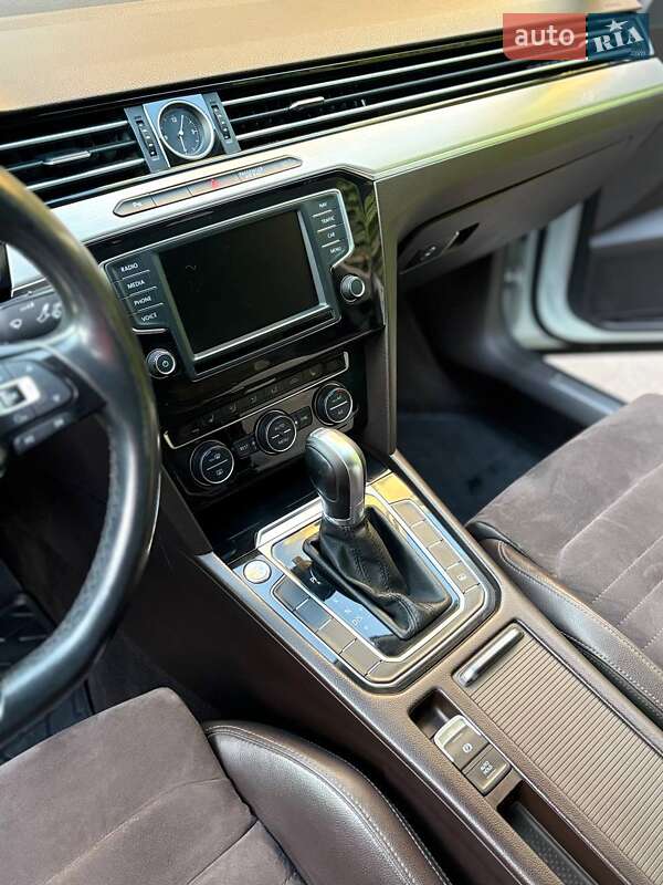 Седан Volkswagen Passat 2016 в Виннице