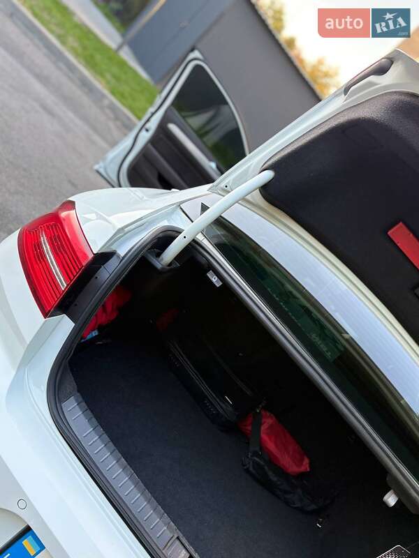 Седан Volkswagen Passat 2016 в Виннице