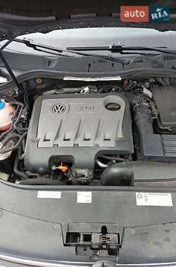 Универсал Volkswagen Passat 2011 в 