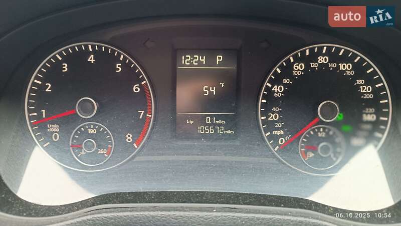 Седан Volkswagen Passat 2012 в Києві