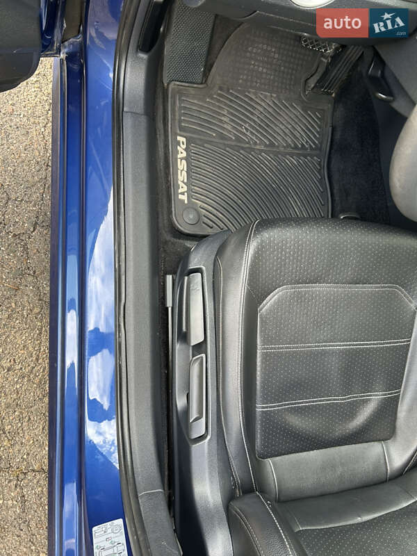 Седан Volkswagen Passat 2015 в Одессе