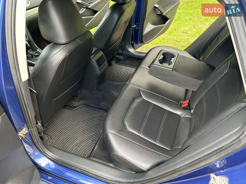 Седан Volkswagen Passat 2015 в Одессе