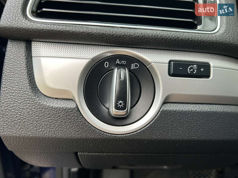 Седан Volkswagen Passat 2015 в Одессе