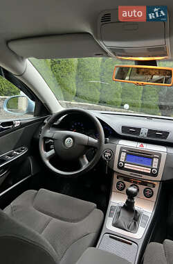 Седан Volkswagen Passat 2005 в 