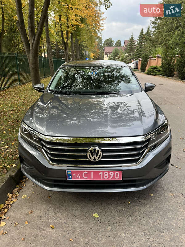 Седан Volkswagen Passat 2020 в Львове